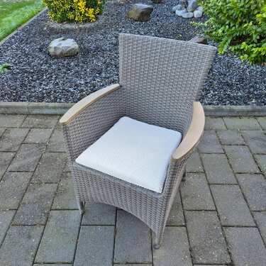 Stolsdyna 37 x 37 cm med fästband vit