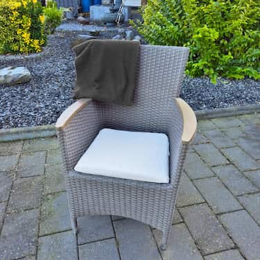 Stolsdyna 37 x 37 cm med fästband vit