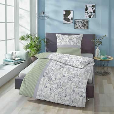 Kahden hengen pakkaus Castell mikrokuituisia vuodevaatteita 135 x 200 + 80 x 80 cm.