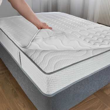 2,5 cm Komfortschaumtopper Sleezzz® Basic 90 x 200 cm mit 7-Zonen-Wellensteppung und Eckgummis